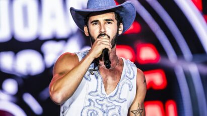 Ator Filipe Bragança grava cenas da novela Coração Acelerado durante show de Maiara & Maraisa no Caldas Country Festival em Caldas Novas.