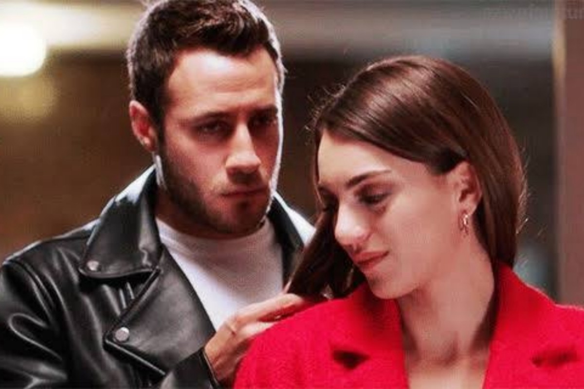 Cemre e Cenk enfrentando tensão na mansão