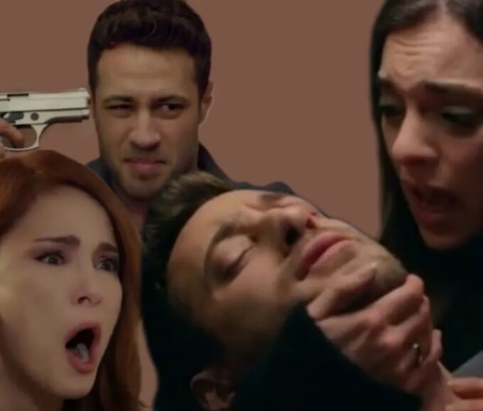 Cenk Karaçay segurando uma arma contra a própria cabeça enquanto Agah tenta impedi-lo em cena dramática de Cruel Istanbul.