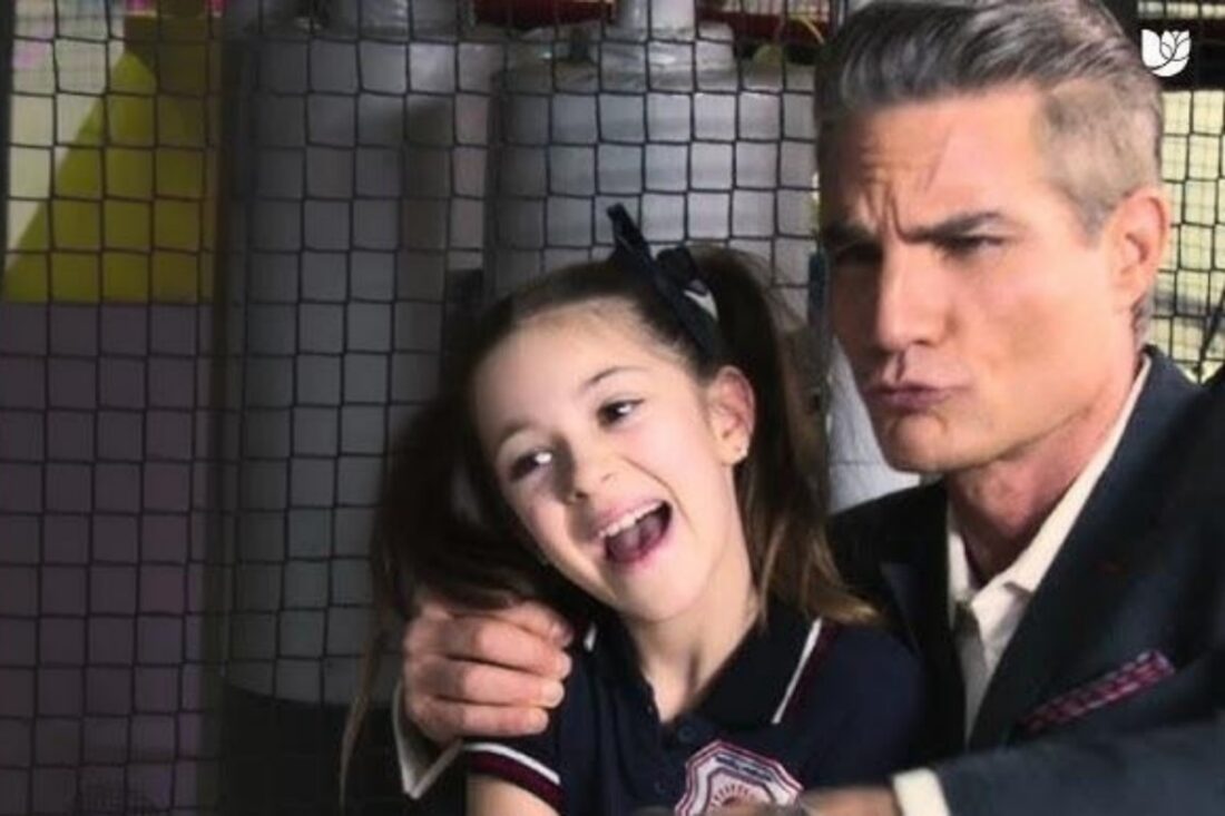 Sérgio e Azul têm reencontro emocionante na novela A.mar, do SBT.