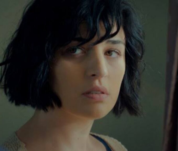 Sule vivendo um colapso emocional na novela Mãe