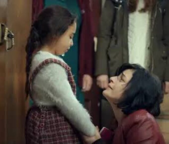 Turna e Sule emocionadas durante reencontro tenso na novela Mãe.