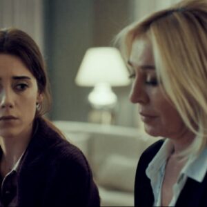 Zeynep e Cahide em cena emocionante na novela Mãe, exibida pela Record TV