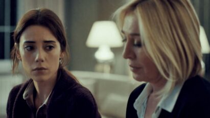 Zeynep e Cahide em cena emocionante na novela Mãe, exibida pela Record TV