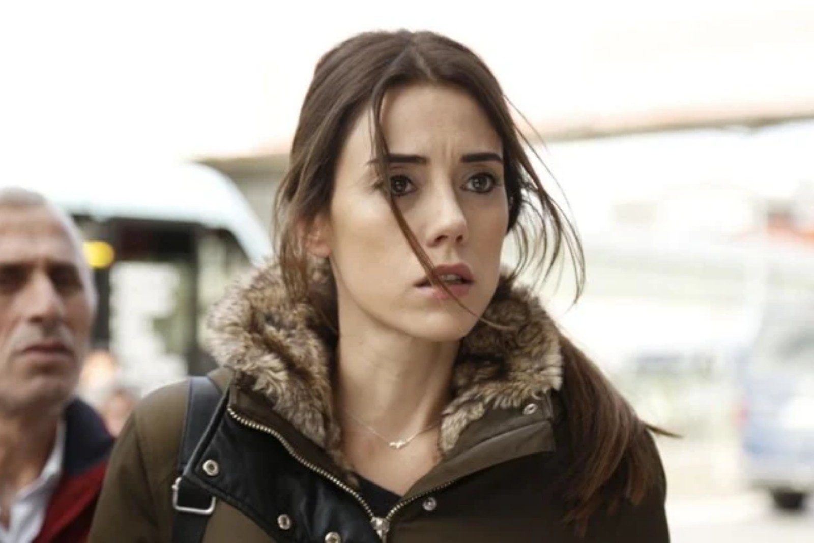 Cena da polícia cercando a área durante tentativa de fuga em Mãe