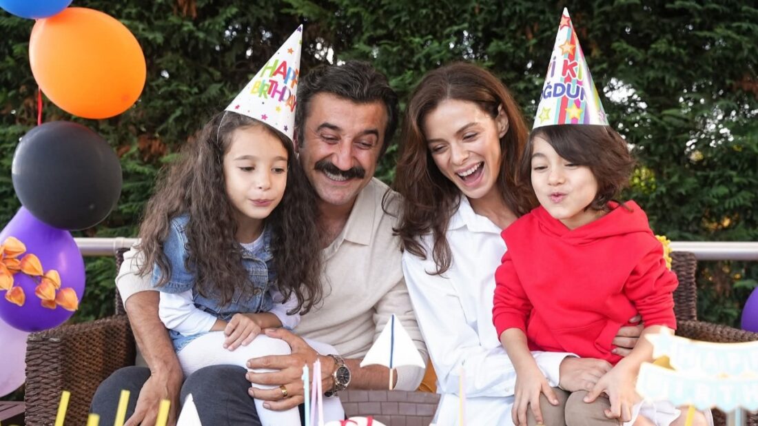 Özge Özpirinçci retorna em novela turca de arrancar lágrimas