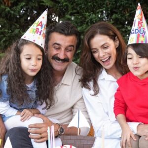 Özge Özpirinçci retorna em novela turca de arrancar lágrimas