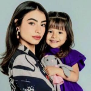 Petra revela a Amélia ser mãe de Valentina, mas demonstra frieza e indiferença