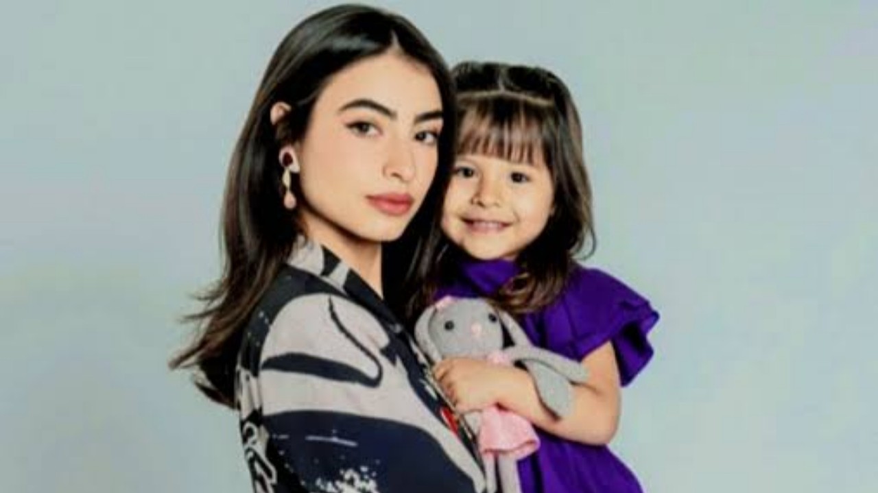 Petra revela a Amélia ser mãe de Valentina, mas demonstra frieza e indiferença