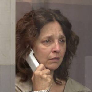 Eugênio visita Fausta na prisão no último capítulo de Presente de Amor no Dia das Mães