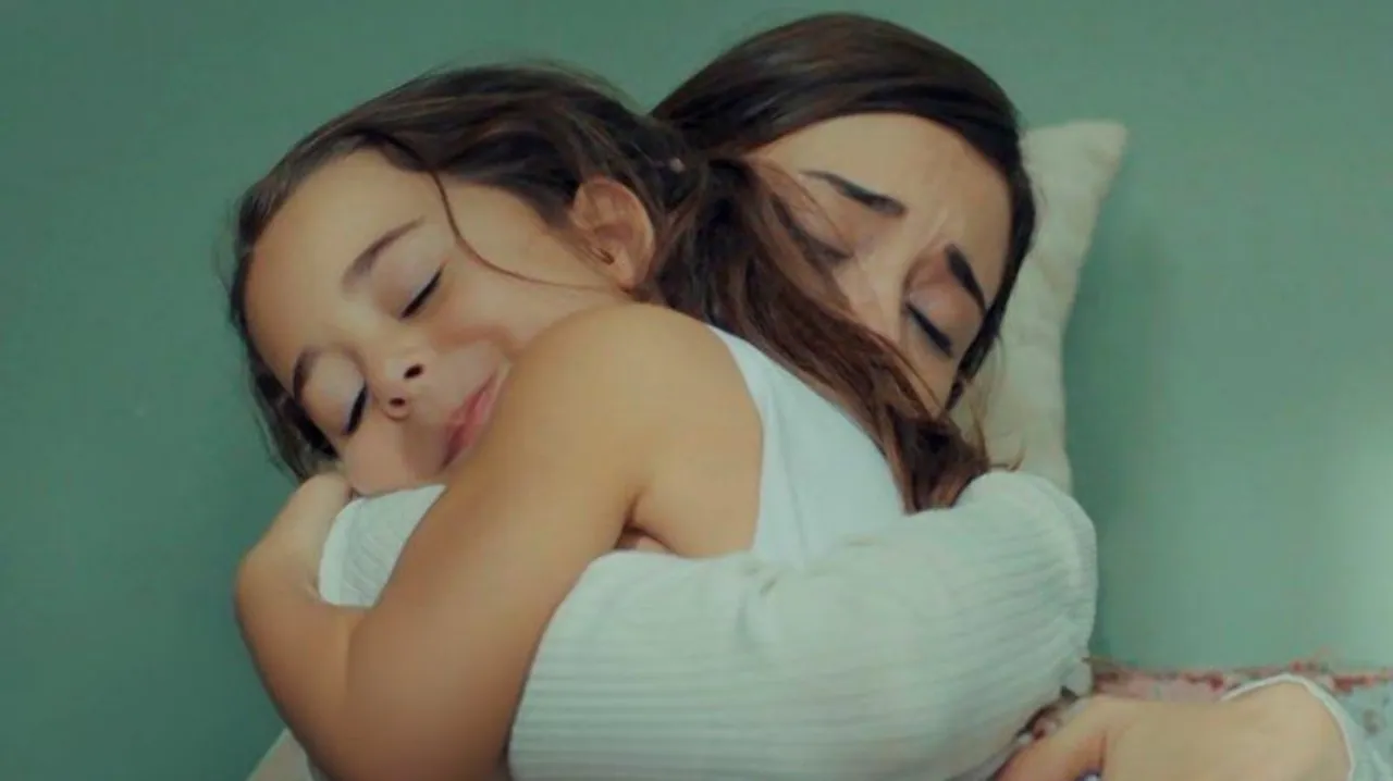 Zeynep (Cansu Dere) em cena dramática nos capítulos finais da novela Mãe”