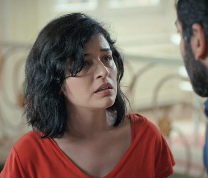 Cengiz furioso após perder a guarda de Melek em Mãe