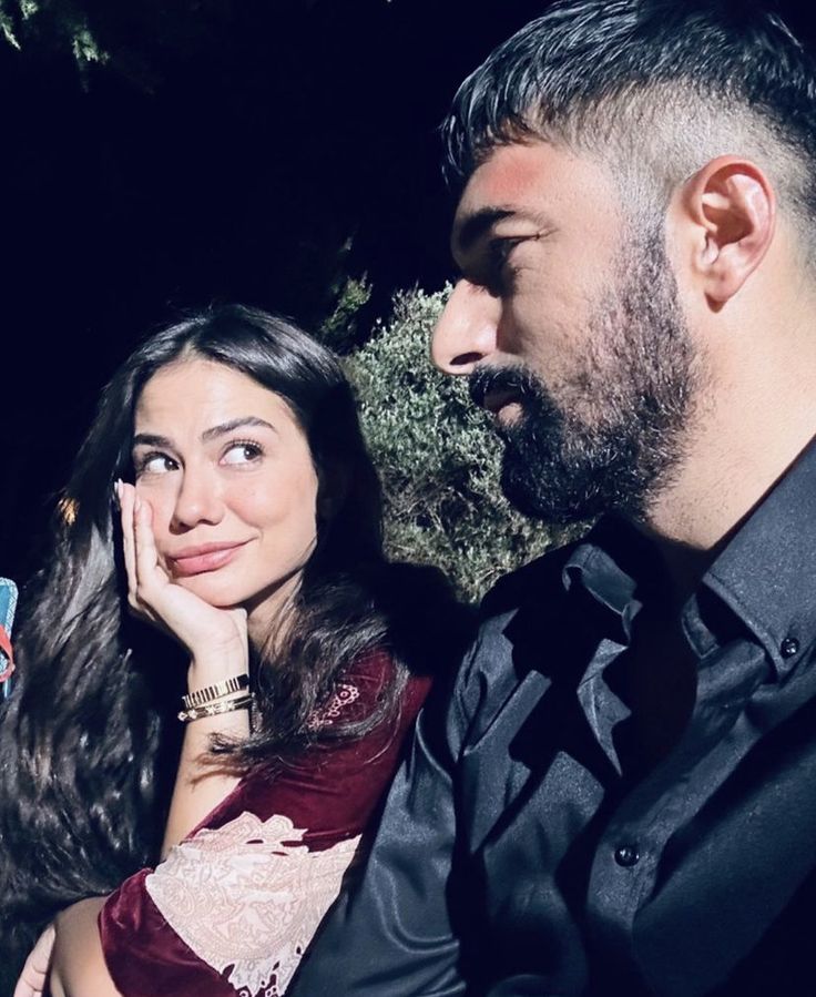 Demet Ozdemir e Engin Akyurek