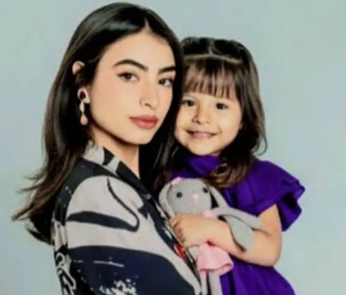 Petra revela a Amélia ser mãe de Valentina, mas demonstra frieza e indiferença